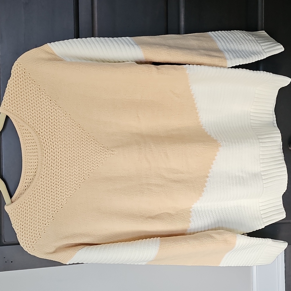 New Women's Cream and Tan Crew Neck Sweater Size M